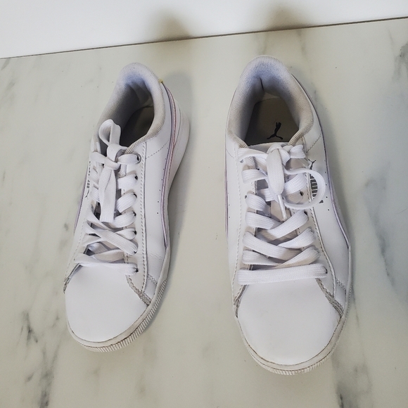 PUMA Women's Vikky V2 Sneaker - Picture 3 of 9